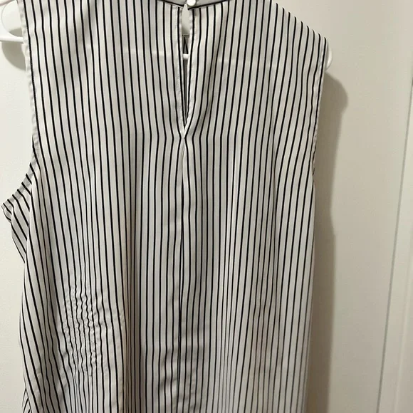 Worthington Medium Sleeveless turtleneck ruffle blouse - Picture 2 of 5